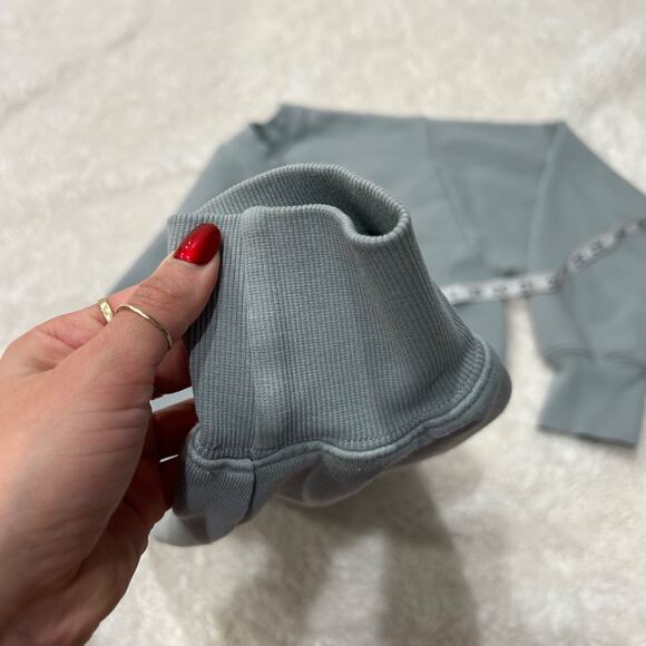 Aritzia Womens TNA Cozy AF Cropped Sweater in Light Blue Sz 1 Clean Minimalist - Picture 6 of 6